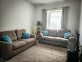 Central 2-bedroom bunglow with double sofa bed